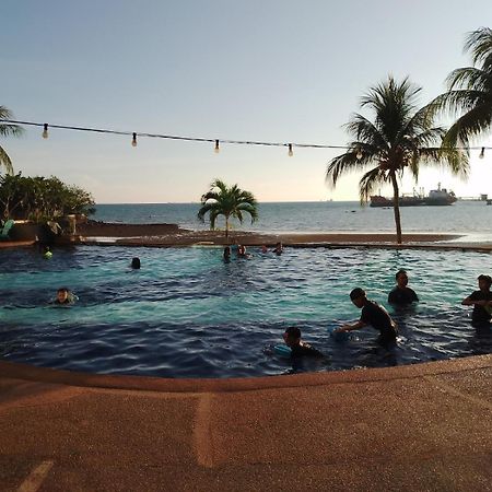 Ehsan Seaview Hotel ポートディクソン エクステリア 写真