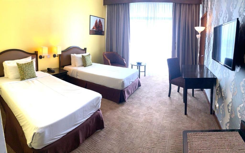 Ehsan Seaview Hotel ポートディクソン エクステリア 写真