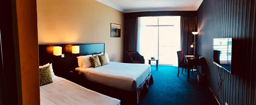 Ehsan Seaview Hotel ポートディクソン エクステリア 写真