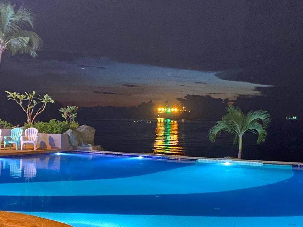 Ehsan Seaview Hotel ポートディクソン エクステリア 写真