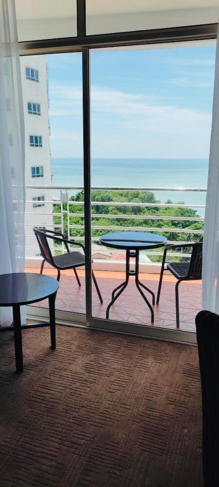 Ehsan Seaview Hotel ポートディクソン エクステリア 写真